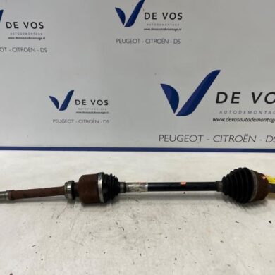 Peugeot 2008 1.2 VTi 12V PureTech 100 Aandrijfas rechts-voor HNK-HN05 2021 9824359680-1642341880 20XJ03