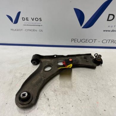 Opel Corsa 1.2 Turbo 12V 100 Draagarm rechts-voor 2021 9832039280-9857897880