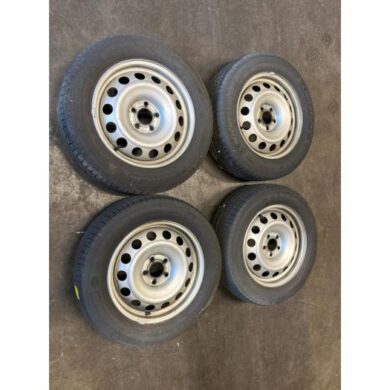 Peugeot Partner  Velgen set + banden 2023