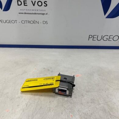 Peugeot 2008 1.2 VTi 12V PureTech 100 Camera voorzijde 2021 1665664780-9842997780