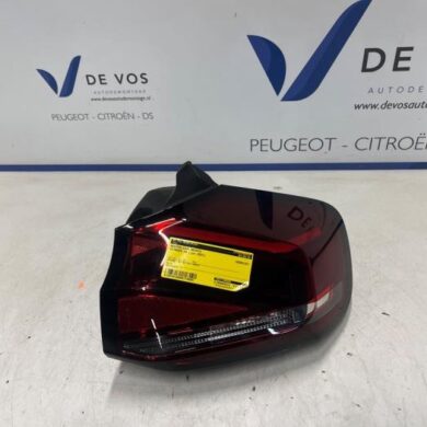 Citroen C4 1.2 PureTech 130 12V Achterlicht rechts 2021 9831100080