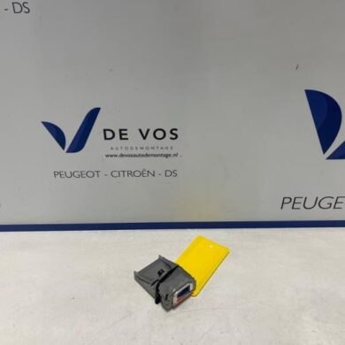 Citroen C4 1.2 PureTech 130 12V Camera voorzijde 2022 1677608780-9844698980-1692666480