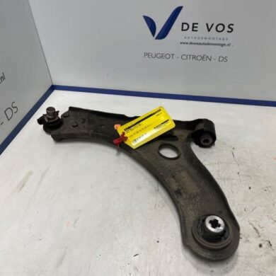 Opel Corsa 1.2 Turbo 12V 100 Front wishbone, left 2021 9831626480-9857903080