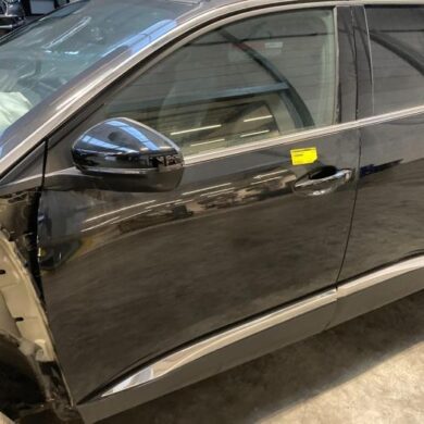 Peugeot 5008 1.2 12V e-THP PureTech 130 Door 4-door, front left 2018