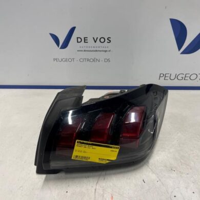 Peugeot 208 1.2 Vti 12V PureTech 75 Rücklicht rechts 2022 9823216580