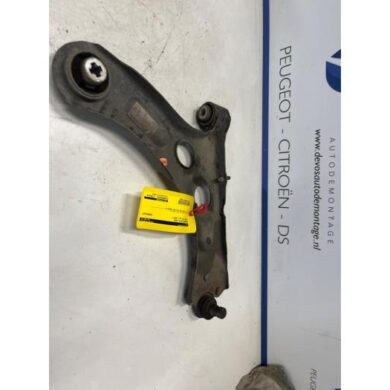 Peugeot 208 1.2 Vti 12V PureTech 100 Querlenker rechts vorne 2021 9857897880