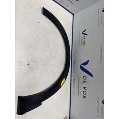 Citroen C5 Aircross 1.2 e-THP PureTech 130 Wheel arch strip 2020 98168358XT