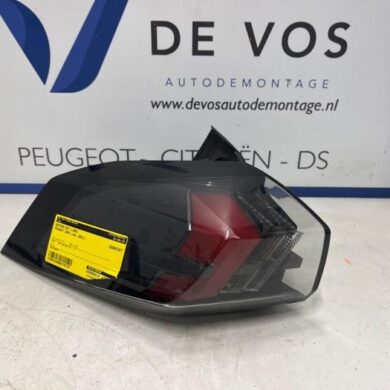 Peugeot 2008 1.2 VTi 12V PureTech 100 Achterlicht links 2021 9838190580