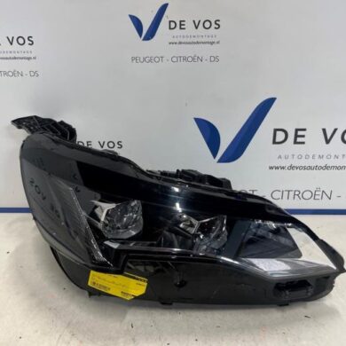 Peugeot 5008  Headlight, right 2021 1675812580-9836230580