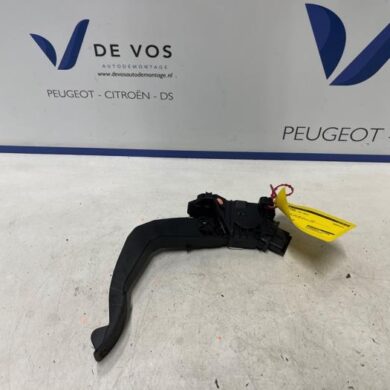 Opel Corsa 1.2 Turbo 12V 100 Accelerator pedal 2021 9837891880