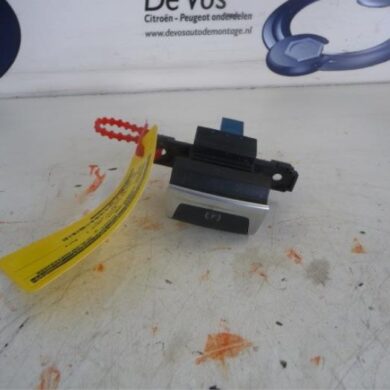 Peugeot 308  Parking brake switch 5FA-5FA5F02 2014 96785851VV