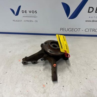 Peugeot 208 1.2 Vti 12V PureTech 100 Knuckle, front right 2021 9826877980