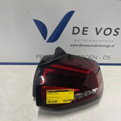 Citroen C4 1.2 PureTech 130 12V Achterlicht rechts 2022 9831100080