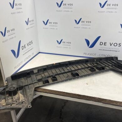 Opel Grandland X 1.2 Turbo 12V Beschermplaat bodem 2021 YP00028180