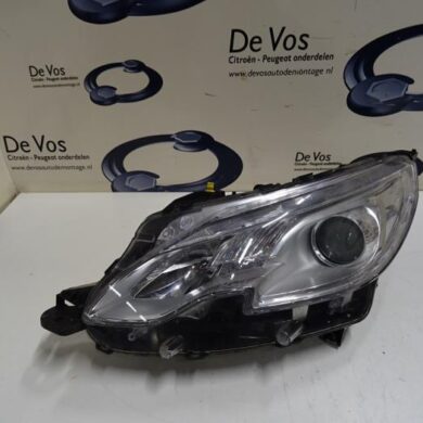 Peugeot 2008  Koplamp links 2015 9815405780