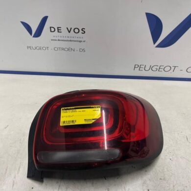 Citroen C3 Aircross 1.2 e-THP PureTech 110 Taillight, right 2020 YQ00042580