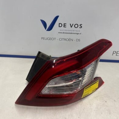 Peugeot 308 1.2 12V e-THP PureTech 130 Rücklicht rechts 2017 9677817580