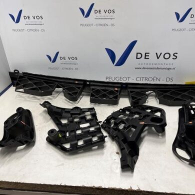 Peugeot 2008 1.2 VTi 12V PureTech 100 Bumperframe achter 2021 9825842380-1668511480-1682393380