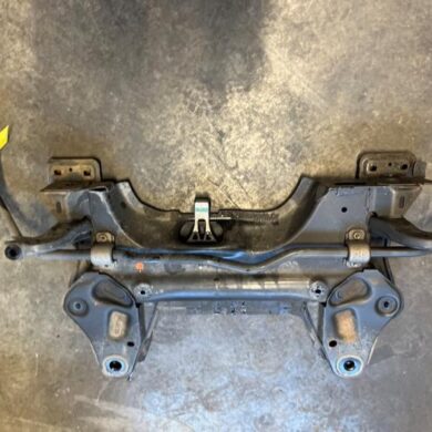 Peugeot 2008 1.2 VTi 12V PureTech 100 Subframe HNK-HN05 2021 9836307280