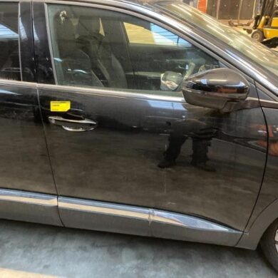 Peugeot 5008 1.2 12V e-THP PureTech 130 Front door 4-door, right 2018