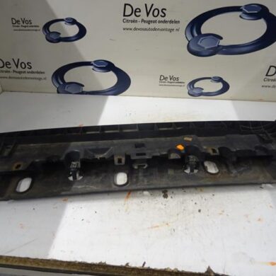 Peugeot 208  Bumperframe voor 2014 1607398680