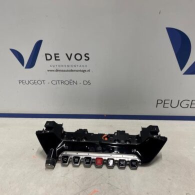 Peugeot 2008 1.2 Hybrid 136 Heizung Bedienpaneel 2024 98531848XU