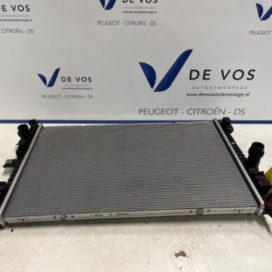 Peugeot 408 1.2 PureTech 130 Radiateur HNS-HN05 2023 9675747980