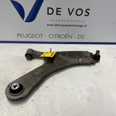 Citroen C4 1.2 PureTech 130 12V Draagarm rechts-voor 2022 9831682780