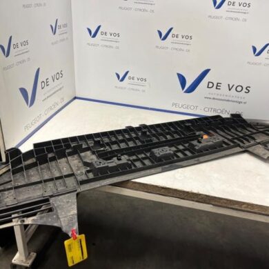 DS Automobiles DS4 1.2 12V Hybrid 136 Beschermplaat bodem 2024 9868014080