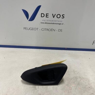 Peugeot 108 1.0 12V Multi-functional window switch 2016 B000892480