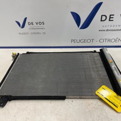 Peugeot 2008 1.2 Hybrid 136 Airco Radiateur HN09 2024 9825441980