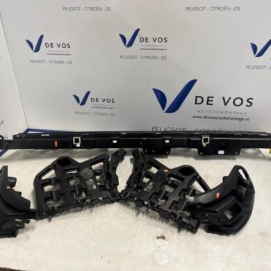 Peugeot 2008 1.2 Hybrid 136 Bumperframe achter 2024 9825842380-1668511380-1668511480-1682393380