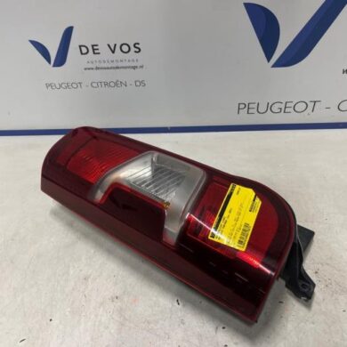Peugeot Partner 1.5 BlueHDi 75 Achterlicht links 2021 9819235880