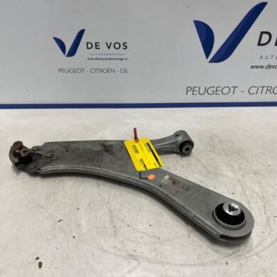 Citroen C4 ë-C4 X 54 kWh Draagarm links-voor 2024 9831682580