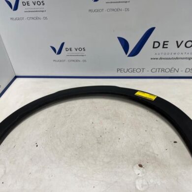 Opel Mokka 1.2 Turbo 12V Wheel arch strip 2023 98342176XT