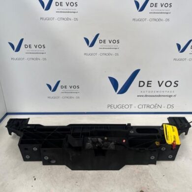 Peugeot Partner  Slotplaat voor 2023 9830512680