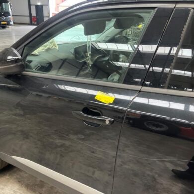 Peugeot 2008 1.2 VTi 12V PureTech 100 Door 4-door, front left 2021 9831047780