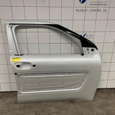 Citroen C4 Cactus  Front door 4-door, right 9801012880