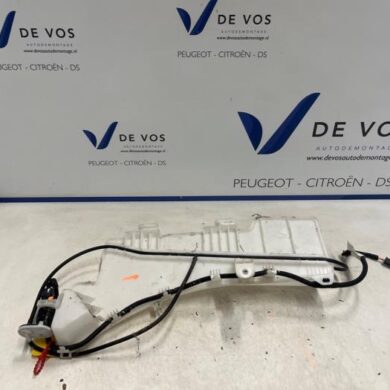 Citroen C5 Aircross  Front windscreen washer reservoir 2022 9826400780