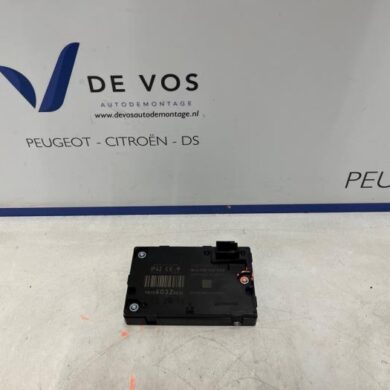 Citroen C3 Aircross 1.2 e-THP PureTech 110 Wireless charger 2018 9813403280