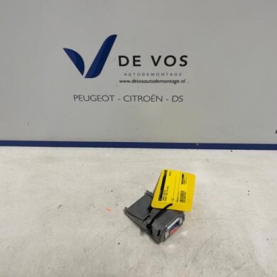 Peugeot 2008 1.2 Hybrid 136 Front camera 2024 9855566280-1691089380-1694586780