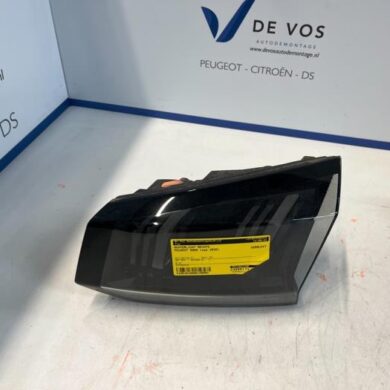 Peugeot 5008 1.2 12V Hybrid Taillight, right 2022 9836231780