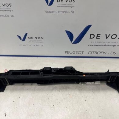 DS Automobiles DS4 1.2 12V Hybrid 136 Schlossträger vorne 2024 1681376680