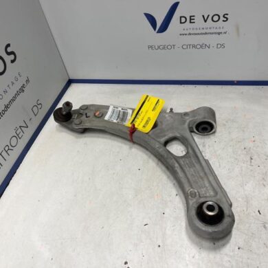 DS Automobiles DS4 1.2 12V Hybrid 136 Front wishbone, left 2024 9815014680