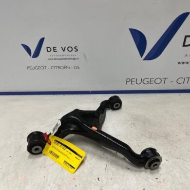 DS Automobiles DS7 Crossback 1.6 16V E-Tense 225 Rear wishbone, left 2023 9824743180