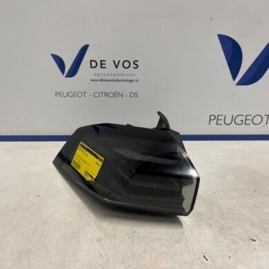 Peugeot 2008 1.2 Hybrid 136 Rücklicht links 2024 9850449780