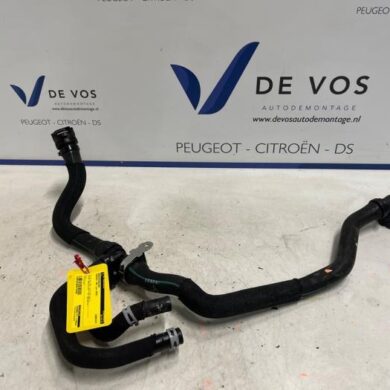 Peugeot 408 1.2 PureTech 130 Radiateurslang 2023 9816497180