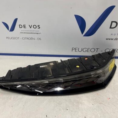 DS Automobiles DS7 Crossback 1.6 16V E-Tense 225 Taillight, right 2023 9841320380