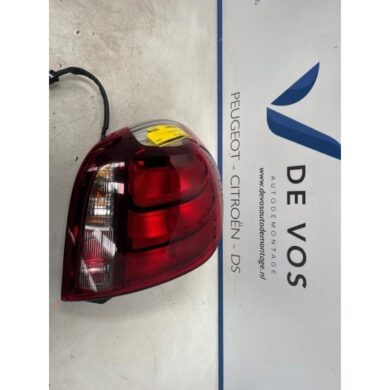 Peugeot 108 1.0 12V Achterlicht links 2016 B001031780