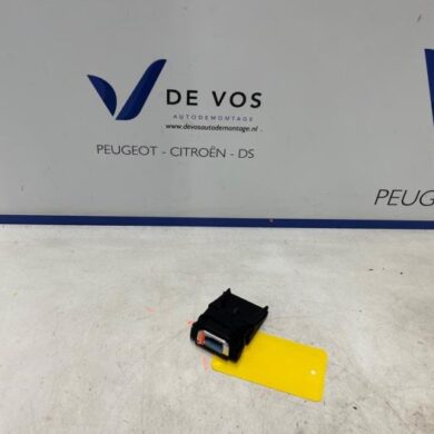 Peugeot 308 1.2 12V e-THP PureTech 130 Front camera 2019 1640245880-9826575380